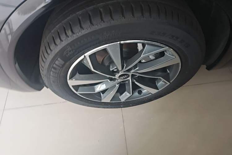 Used Audi Q5L 2023 40T Luxury Dynamic Model Exterior 4