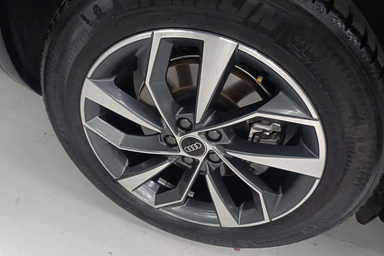 Used Audi Q5L 2023 40T Luxury Dynamic Model Exterior 5