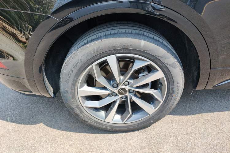Used Audi Q5L 2023 40T Luxury Dynamic Model Exterior 5