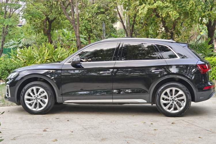 Used Audi Q5L 2023 40T Luxury Elegant Model Exterior 5