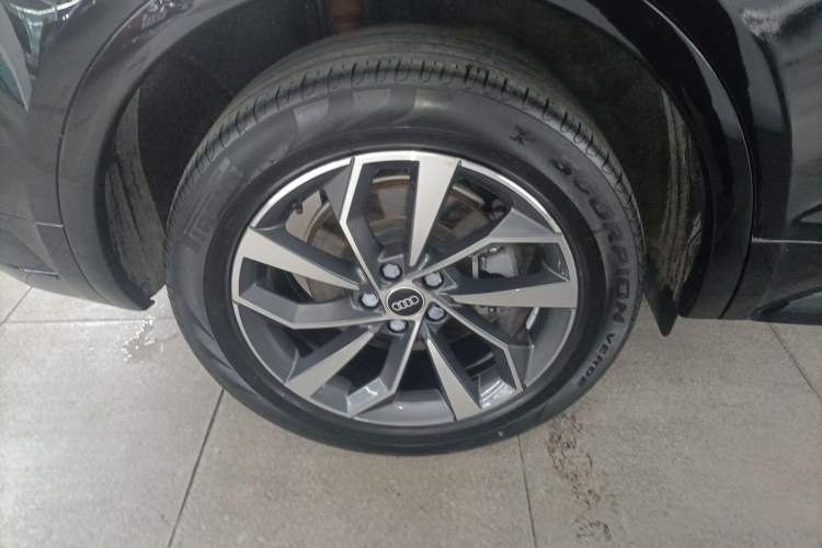 Used Audi Q5L 2023 40T Luxury Dynamic Model Exterior 5