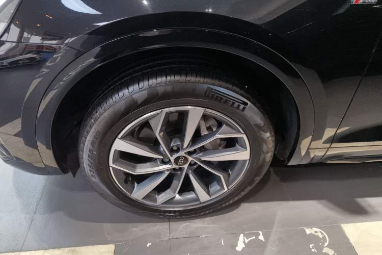 Used Audi Q5L 2023 40T Luxury Dynamic Model Exterior 7
