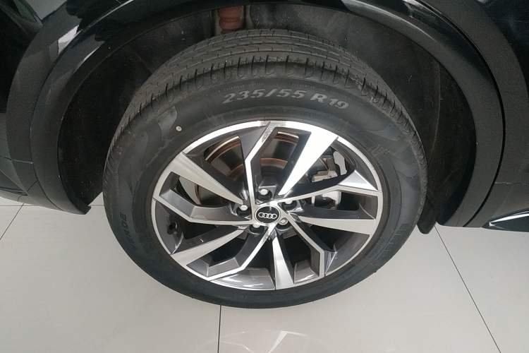 Used Audi Q5L 2023 40T Luxury Dynamic Model Exterior 8