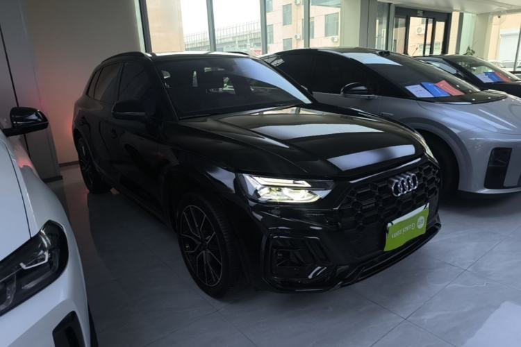 Used Audi Q5L 2023 45T Luxury Dynamic Model Front Right 45 Deg