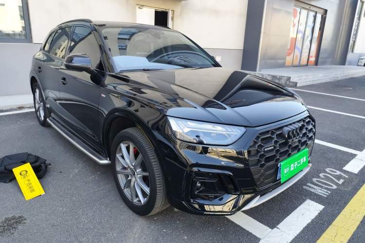 Used Audi Q5L 2023 45T Luxury Dynamic Model Front Right 45 Deg