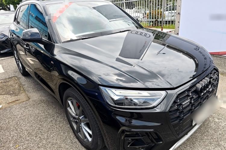 Used Audi Q5L 2023 40T Luxury Dynamic Model Front Right 45 Deg