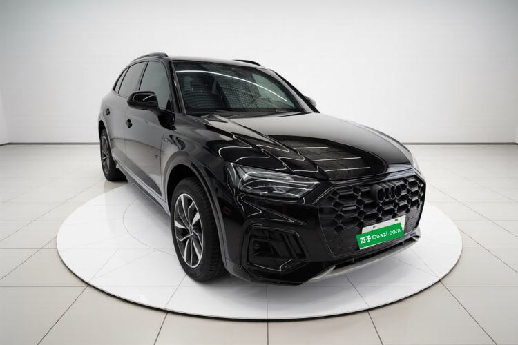 Used Audi Q5L 2023 40T Luxury Dynamic Model Front Right 45 Deg