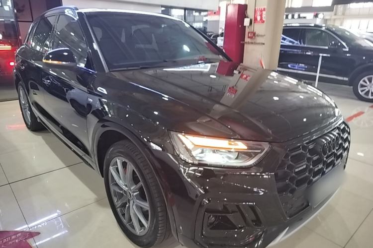 Used Audi Q5L 2023 40T Luxury Dynamic Model Front Right 45 Deg