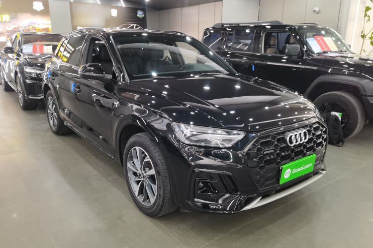 Used Audi Q5L 2023 40T Luxury Dynamic Model Front Right 45 Deg
