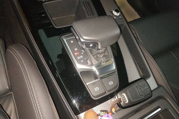 Used Audi Q5L 2023 40T Luxury Dynamic Model Gear Lever