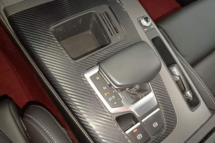Used Audi Q5L 2023 45T Luxury Dynamic Model Gear Lever