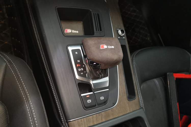 Used Audi Q5L 2023 40T Luxury Elegant Model Gear Lever