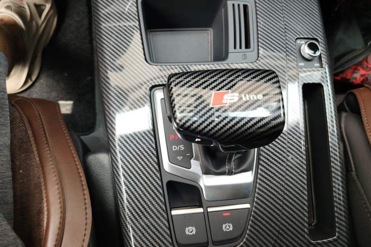 Used Audi Q5L 2023 40T Luxury Dynamic Model Gear Lever