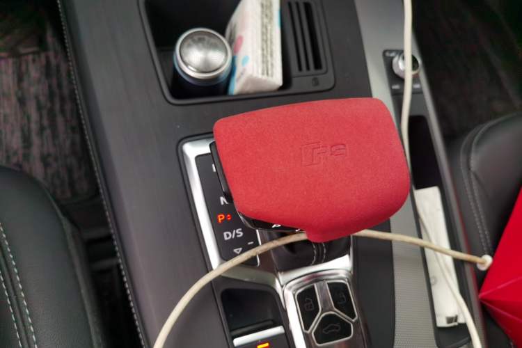 Used Audi Q5L 2023 40T Fashionable and Elegant Version Gear Lever