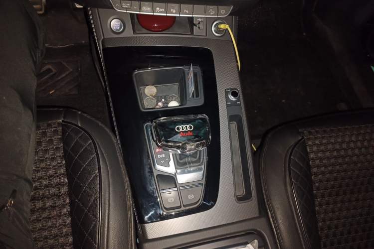 Used Audi Q5L 2023 45T Luxury Dynamic Model Gear Lever