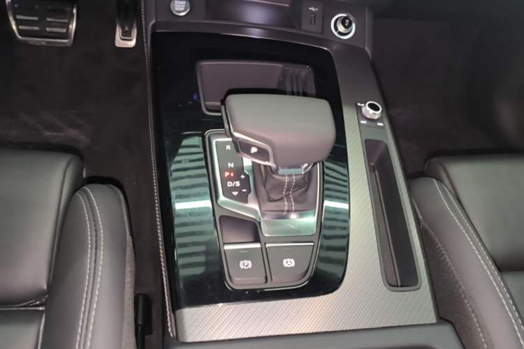 Used Audi Q5L 2023 40T Luxury Dynamic Model Gear Lever