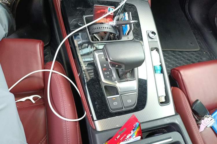 Used Audi Q5L 2023 40T Luxury Dynamic Model Gear Lever