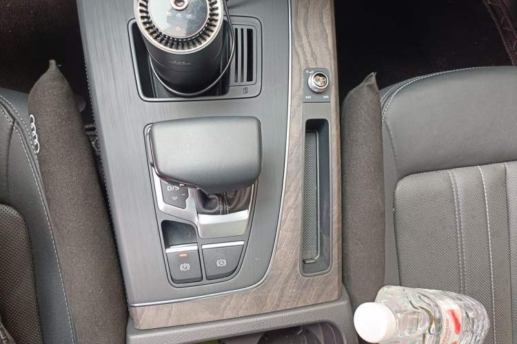 Used Audi Q5L 2023 40T Luxury Elegant Model Gear Lever