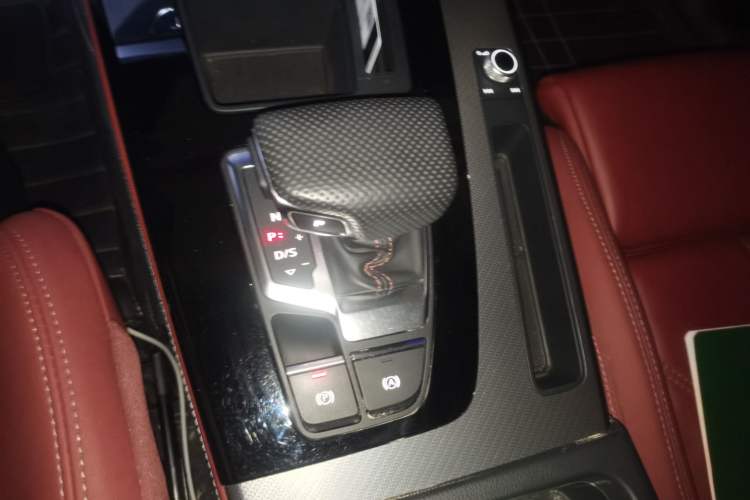Used Audi Q5L 2023 45T Luxury Dynamic Model Gear Lever