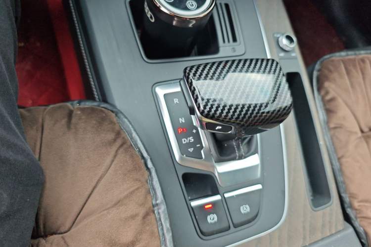 Used Audi Q5L 2023 40T Luxury Elegant Model Gear Lever