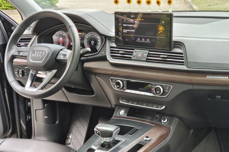 Used Audi Q5L 2023 40T Luxury Elegant Model Gear Lever