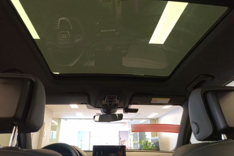 Used Audi Q5L 2023 40T Luxury Dynamic Model Headliner
