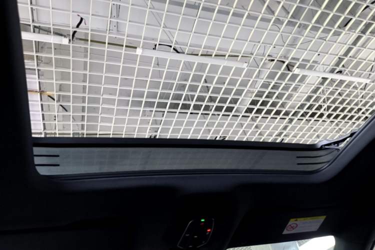 Used Audi Q5L 2023 40T Luxury Dynamic Model Headliner