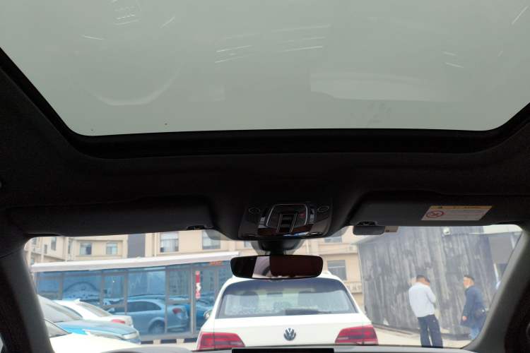 Used Audi Q5L 2023 40T Luxury Dynamic Model Headliner