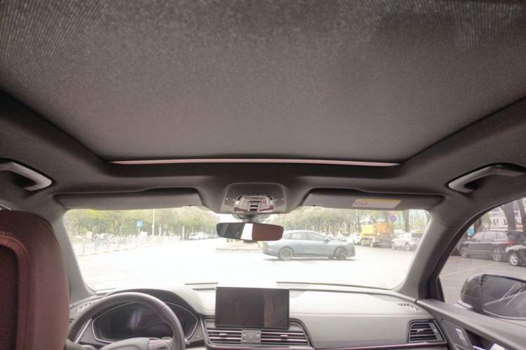 Used Audi Q5L 2023 40T Luxury Dynamic Model Headliner
