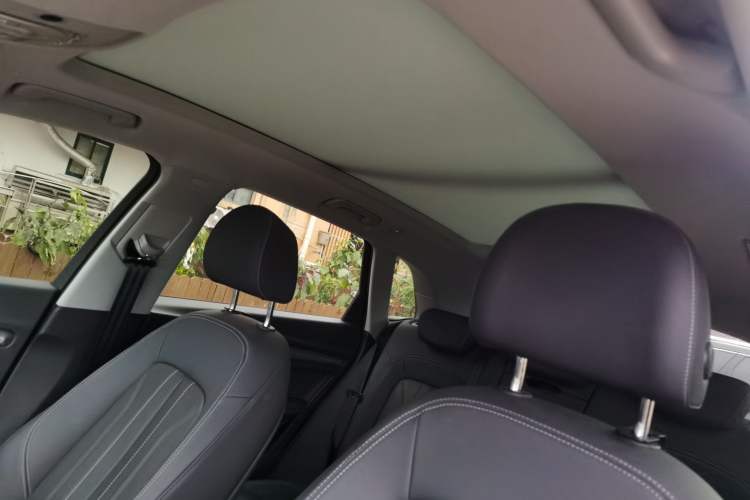 Used Audi Q5L 2023 40T Fashionable and Elegant Version Headliner