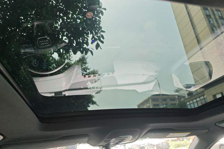 Used Audi Q5L 2023 40T Luxury Dynamic Model Headliner