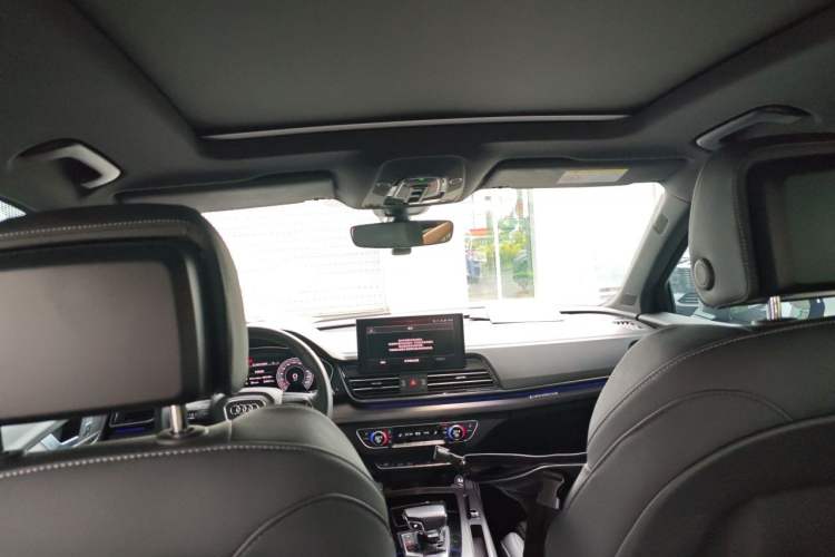 Used Audi Q5L 2023 40T Luxury Dynamic Model Headliner
