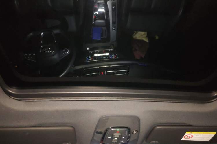 Used Audi Q5L 2023 40T Luxury Dynamic Model Headliner