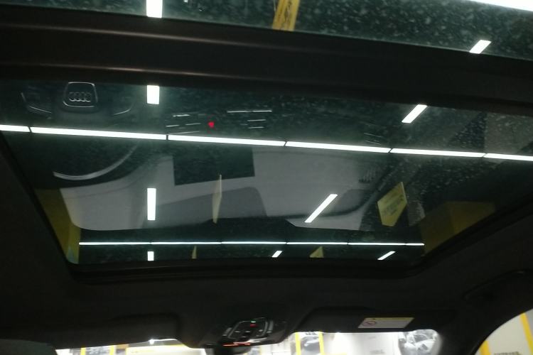 Used Audi Q5L 2023 40T Luxury Dynamic Model Headliner