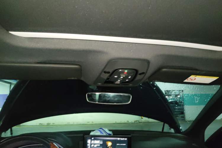 Used Audi Q5L 2023 40T Luxury Dynamic Model Headliner