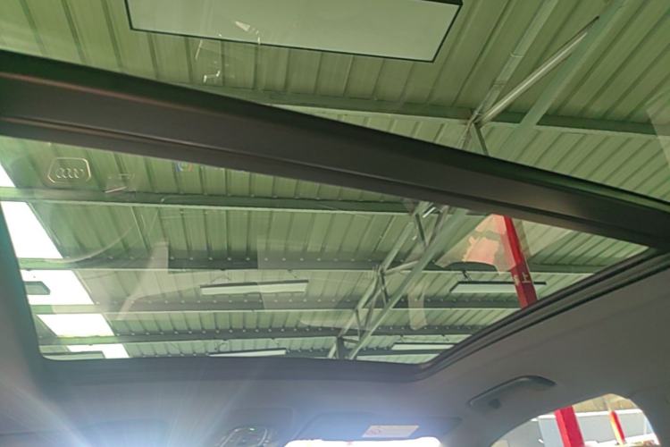 Used Audi Q5L 2023 40T Luxury Dynamic Model Headliner