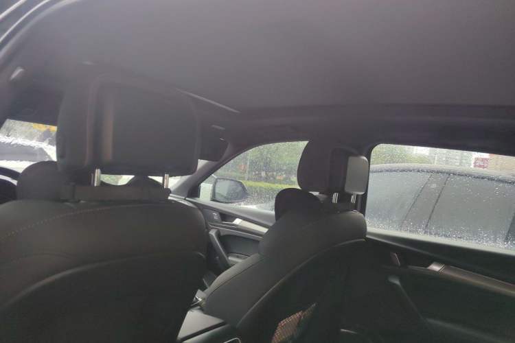 Used Audi Q5L 2023 40T Luxury Dynamic Model Headliner