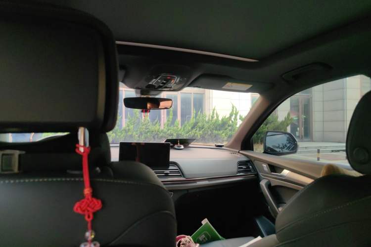 Used Audi Q5L 2023 40T Luxury Dynamic Model Headliner