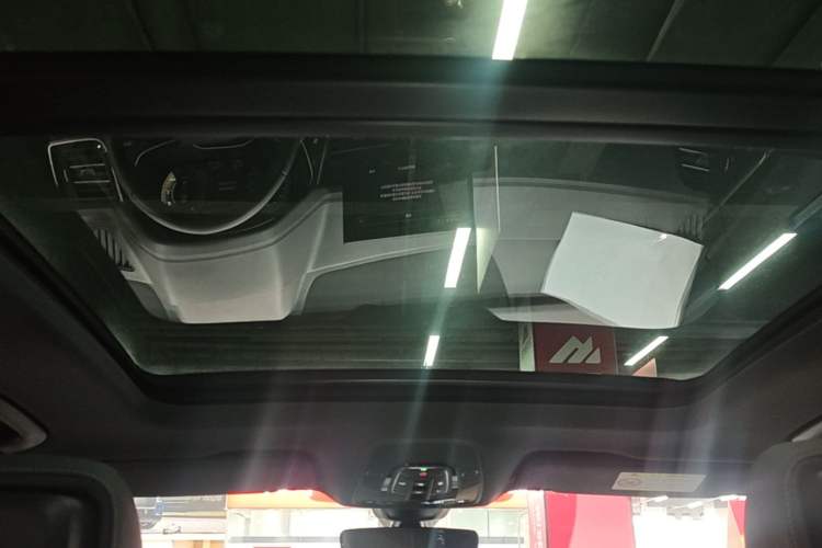 Used Audi Q5L 2023 40T Luxury Dynamic Model Headliner