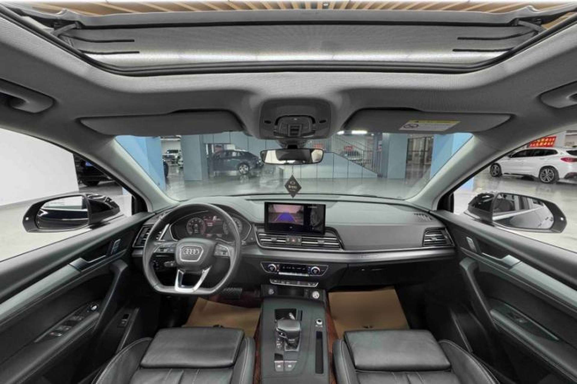 Used Audi Q5L 2023 40T Fashionable and Dynamic Edition Interior 1