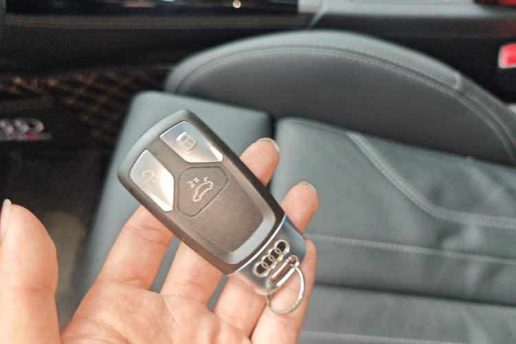 Used Audi Q5L 2023 40T Luxury Dynamic Model Interior 1