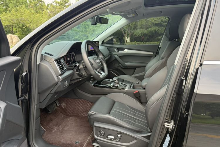 Used Audi Q5L 2023 40T Fashionable and Dynamic Edition Interior 1