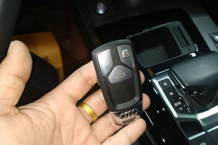 Used Audi Q5L 2023 40T Luxury Dynamic Model Interior 1