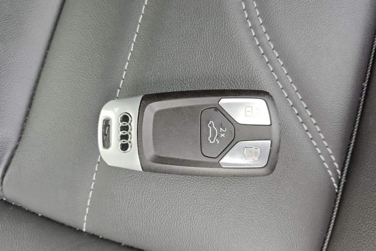 Used Audi Q5L 2023 40T Luxury Dynamic Model Interior 1
