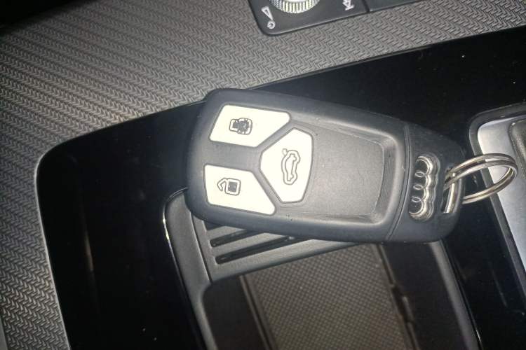 Used Audi Q5L 2023 40T Luxury Dynamic Model Interior 1