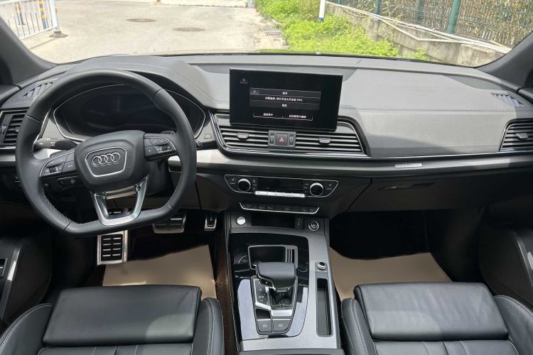 Used Audi Q5L 2023 40T Luxury Dynamic Model Interior 1
