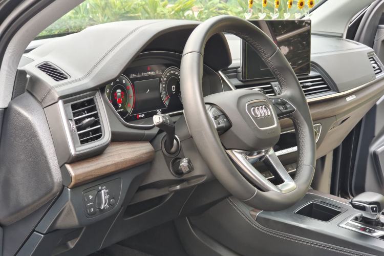 Used Audi Q5L 2023 40T Luxury Elegant Model Interior 10