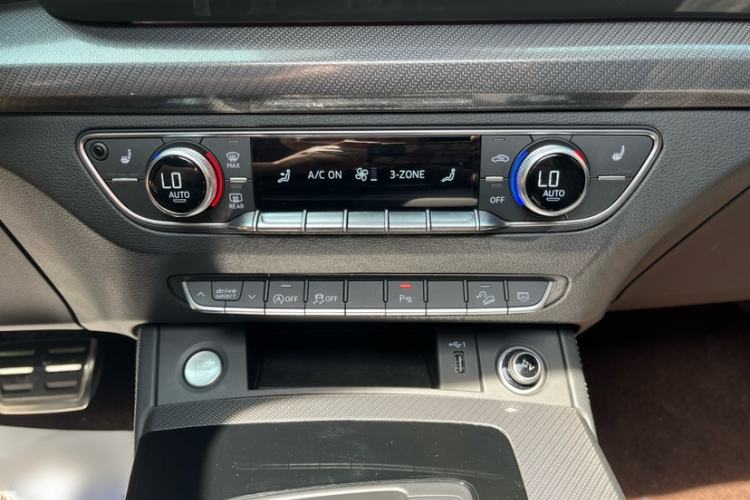 Used Audi Q5L 2023 40T Luxury Dynamic Model Interior 12