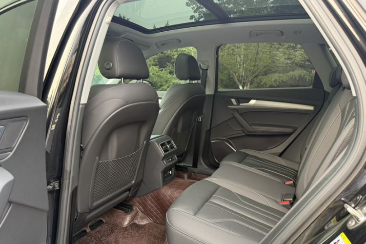 Used Audi Q5L 2023 40T Fashionable and Dynamic Edition Interior 12