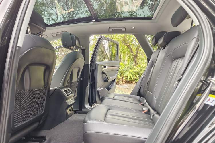 Used Audi Q5L 2023 40T Luxury Elegant Model Interior 12